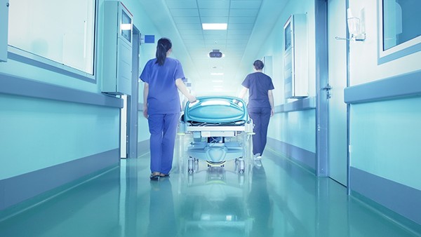 低血糖症患者如何调整饮水量？