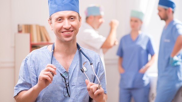 假性延髓麻痹的综合治疗方法