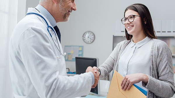 黑布拉痒疹是否需要长期维持治疗