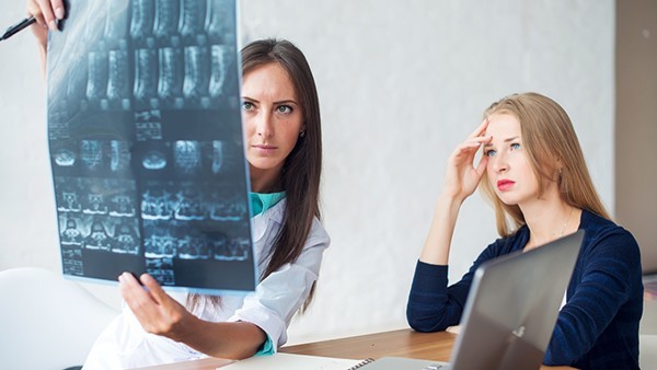 肠绞痛时吃水果好不好