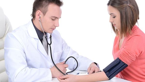 先天性环状束带的早期检查